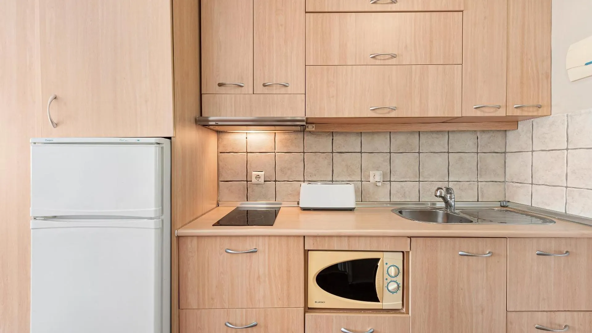 Acogedor Estudio En Pedregalejo Junto Al Mar Malaga