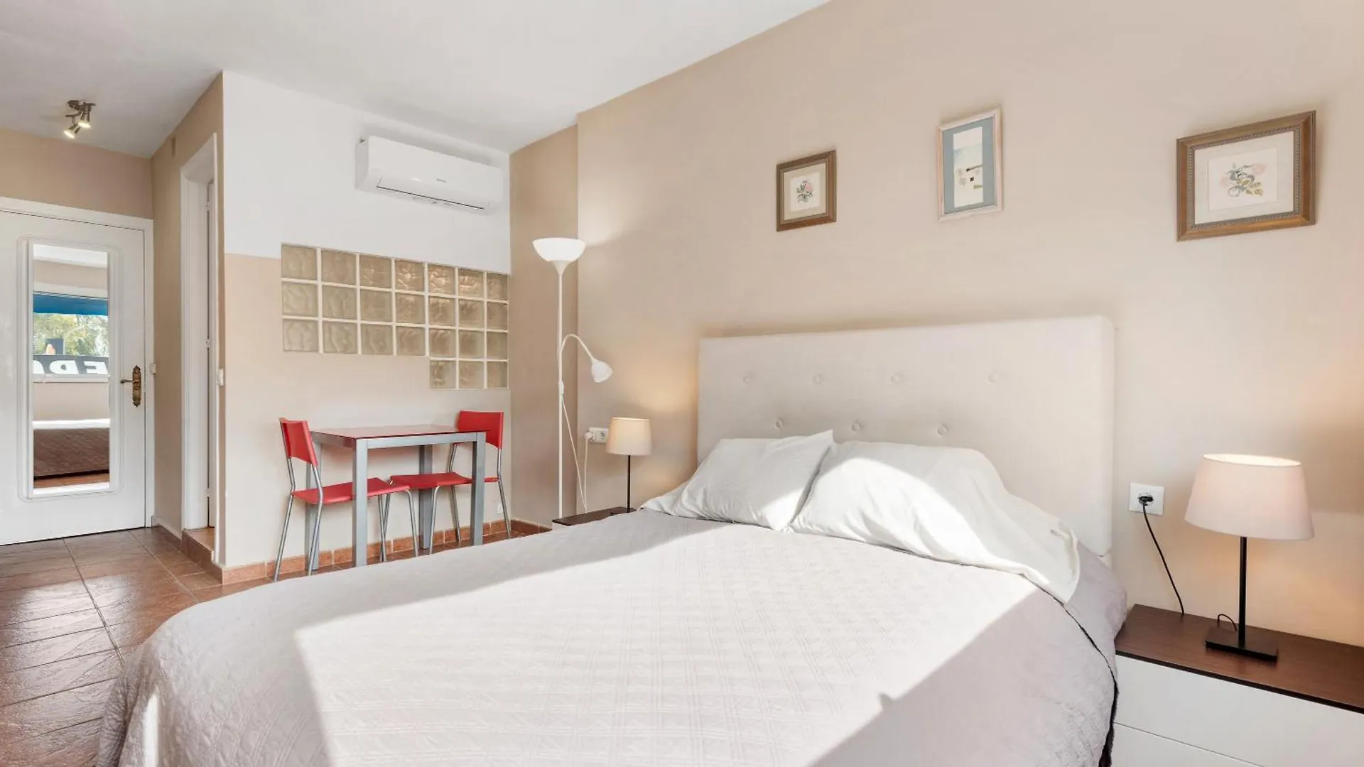 Acogedor Estudio En Pedregalejo Junto Al Mar Malaga